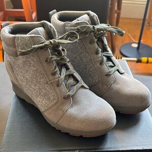 Sorel Evie Ankle Lace Booties
